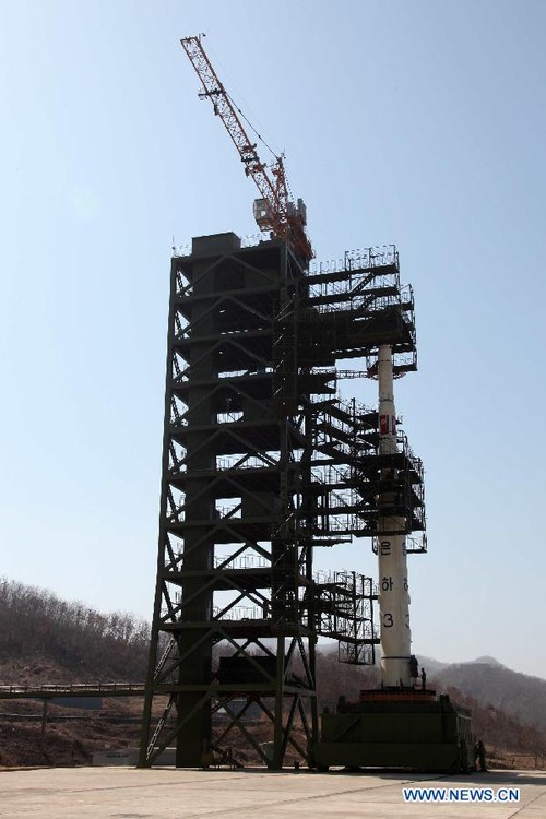 North Korea says satellite set to be installed on rocket - ảnh 1